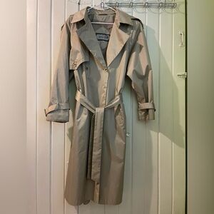 British Mist vintage trench coat size 18 like new